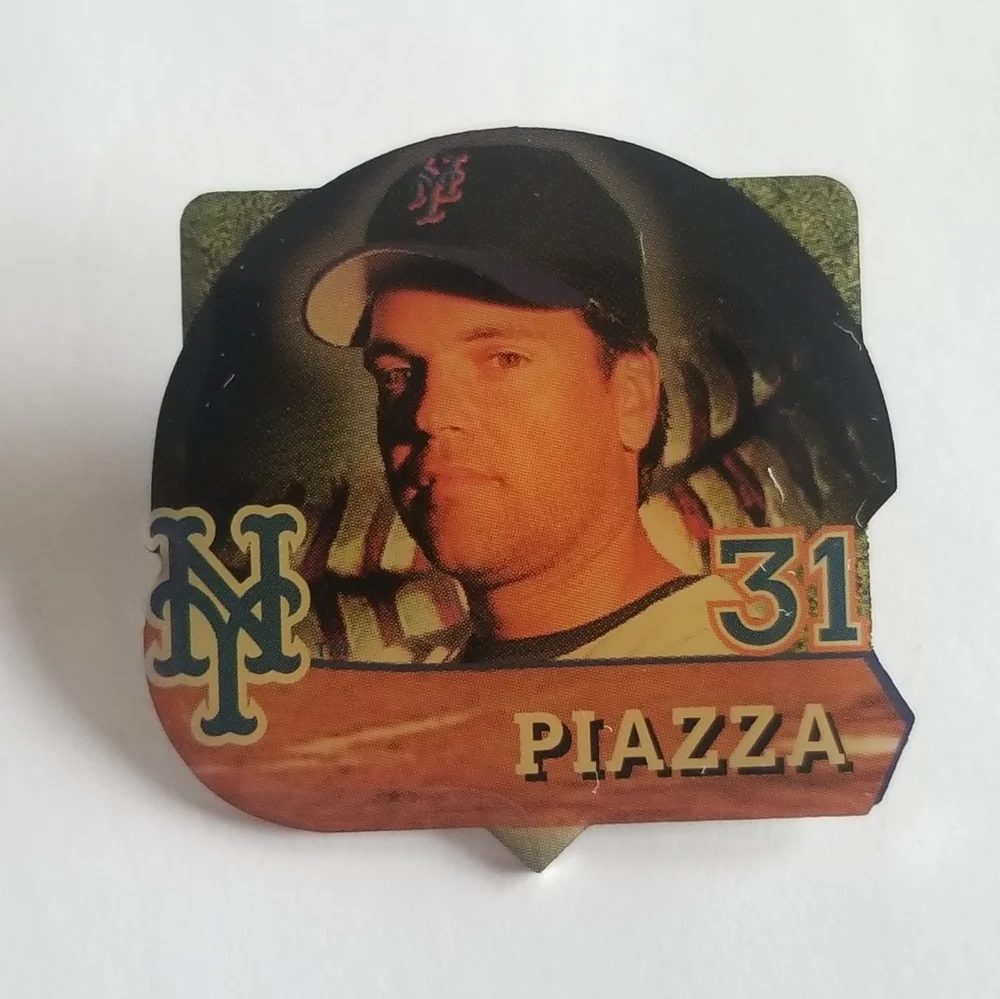 Yankees lapel pin Mike Piazza 31 baseball MLBPA 2005 New York y2k